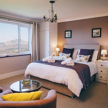 Ferlas Bed And Breakfast Penrhyndeudreath Exterior foto